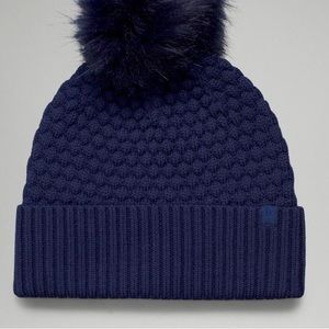 Lululemon Bubble Knit Pom Beanie